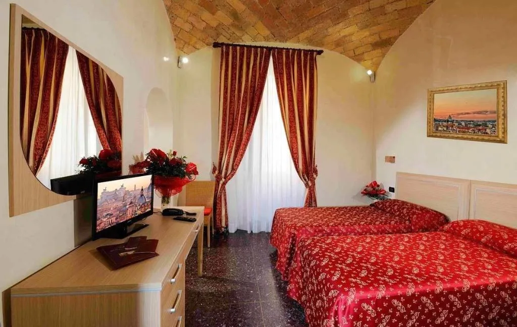 Room, Hotel Campidoglio, Naples