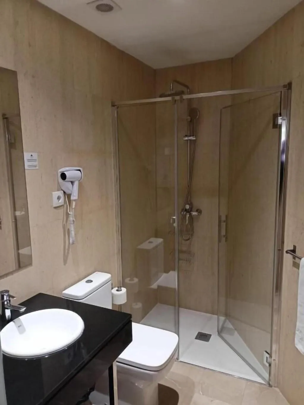SINGLE SUPERIOR Room, Funway Academic Resort, Madrid