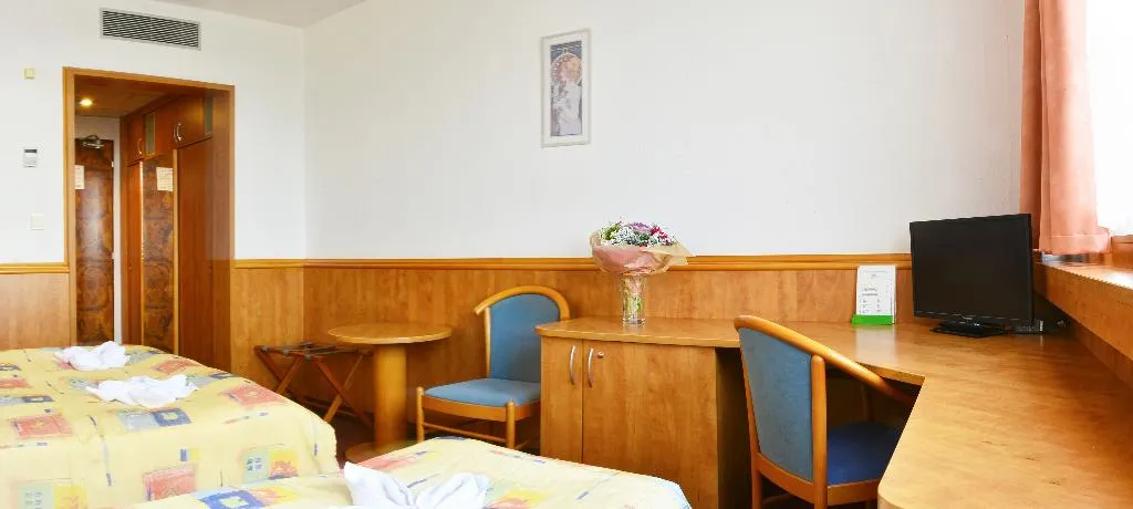 TRIPLE STANDARD Room, Olympik, Prague