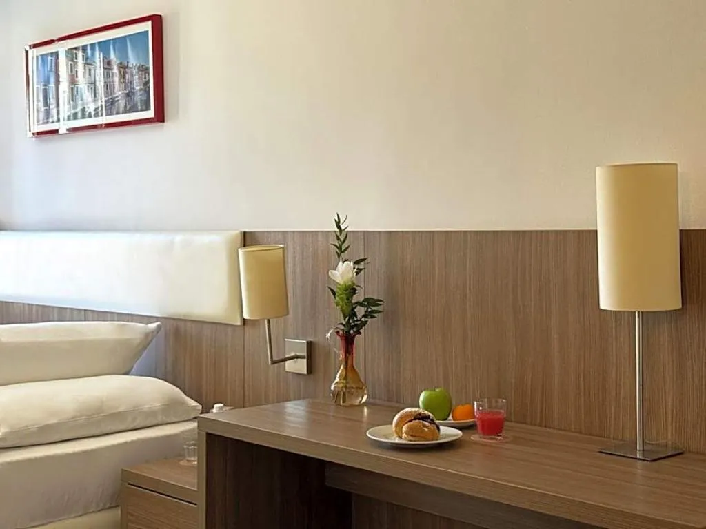 SINGLE STANDARD Room, Hotel Il Moro di Venezia, Venice