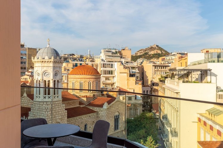 Bob W Eolou, Athens