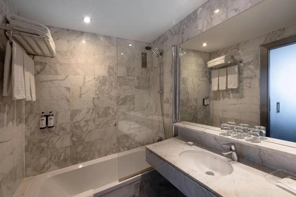 TRIPLE CAPACITY 3 Room, Catalonia Albeniz, Barcelona