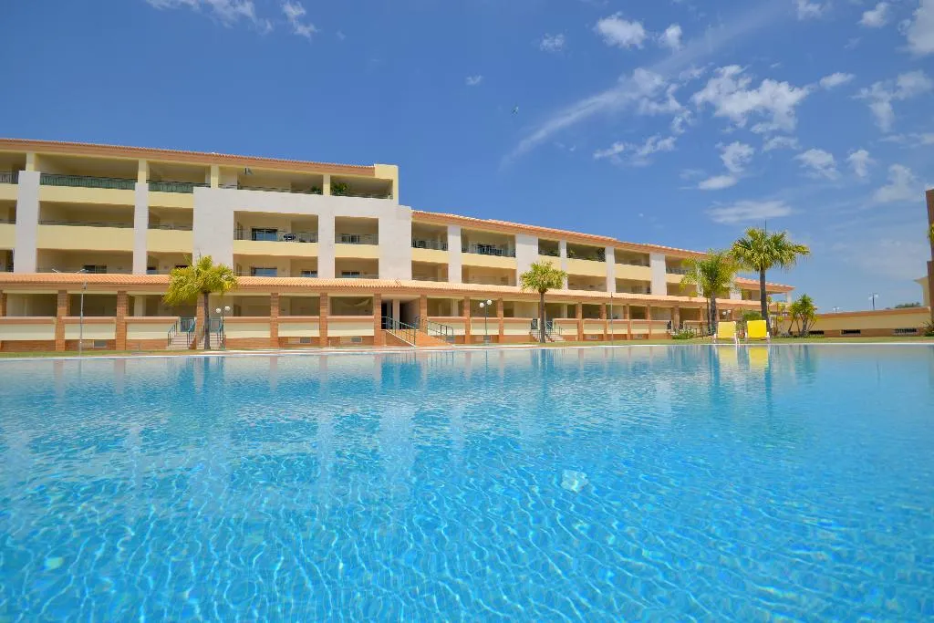 Pool, Millennium Plaza, Algarve