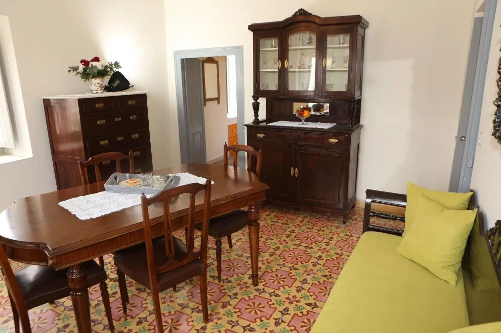Room, Nomikos Mansion, Santorini