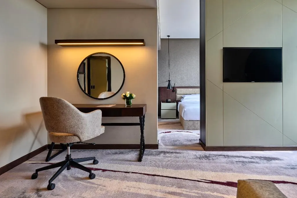 JUNIOR SUITE CLUB KING BED Room, Crowne Plaza West Cairo - Arkan, Cairo