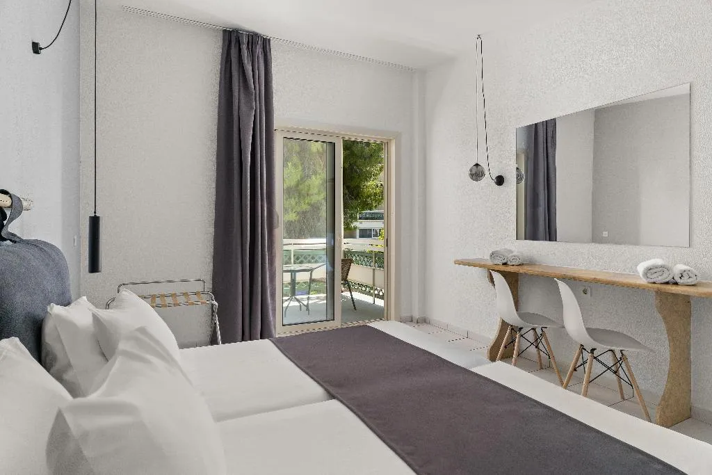 DOUBLE CLASSIC DOUBLE BED Room, Palmariva Beach Hotel, Athens