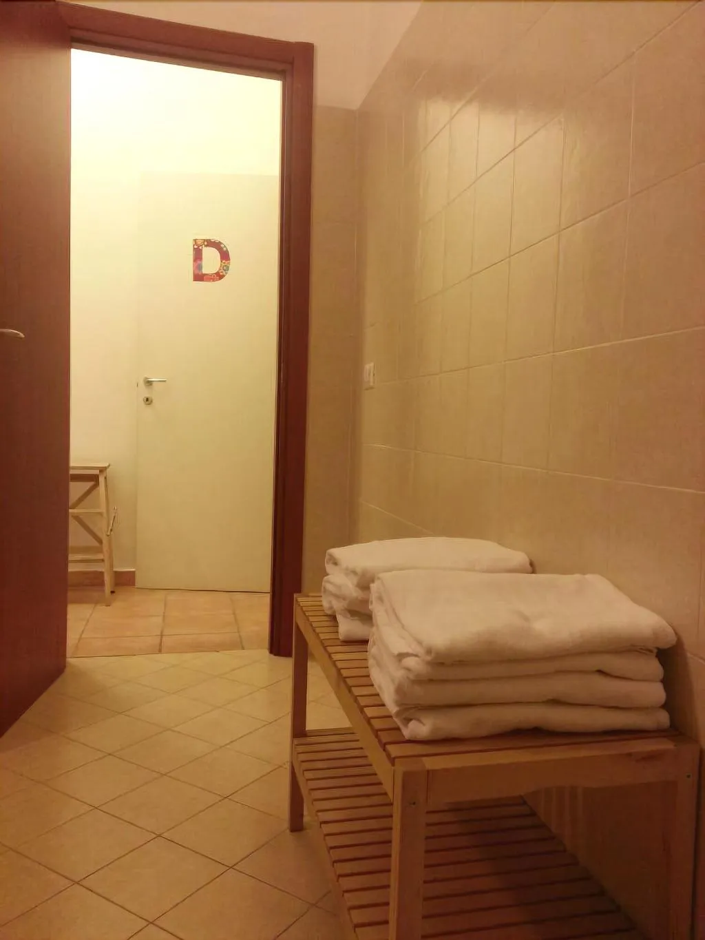 Room, Aloha, Naples