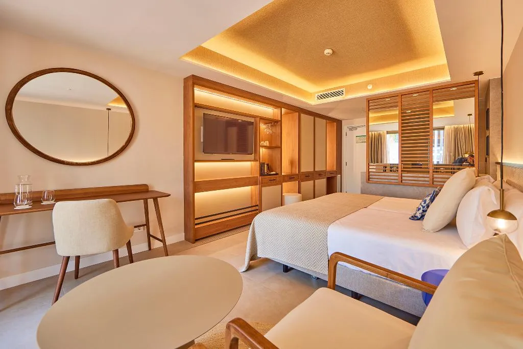 JUNIOR SUITE GARDEN VIEW Room, Universal Gran Leon and Spa, Majorca