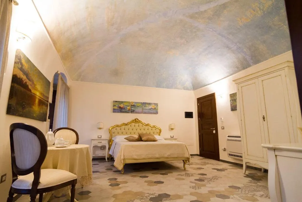 Room, Palazzo Tasca Guest House & Luxury Suite, Catania