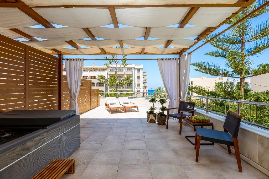 SUITE STANDARD Room, Theartemis Palace, Crete