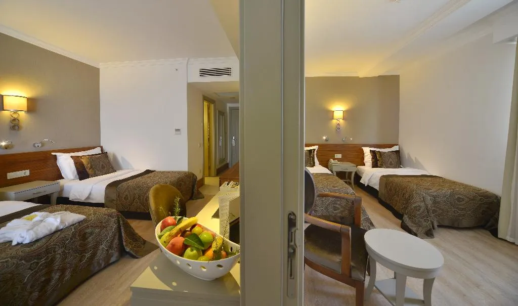 FAMILY ROOM LAND VIEW Room, Well Palace Side, Antalya