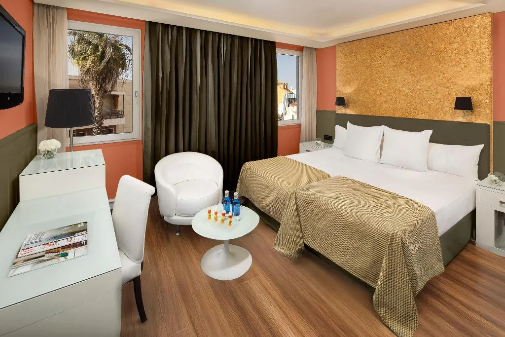 SUITE TWO BEDROOMS Room, Hotel Colón Gran Meliá, Seville
