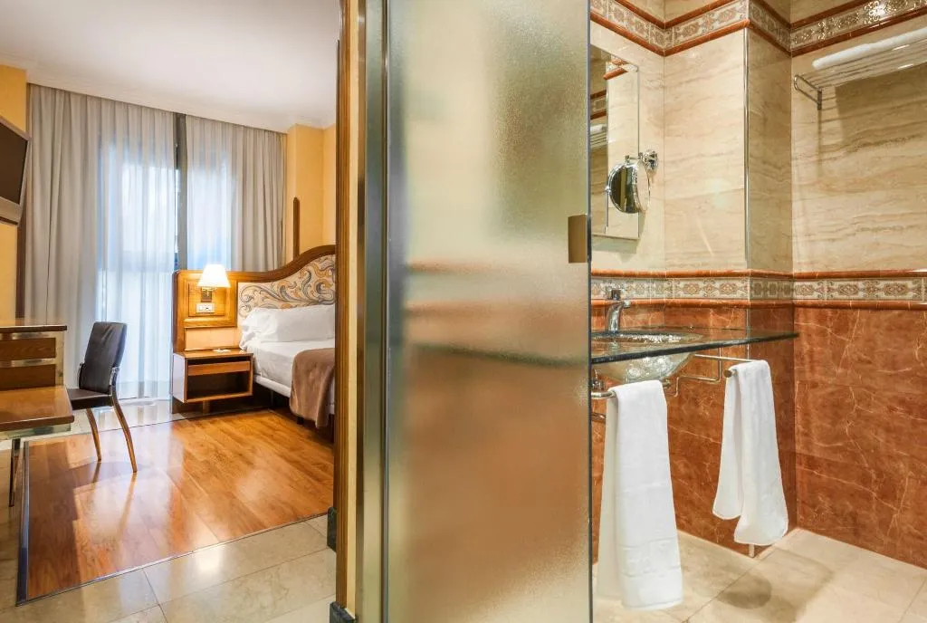 Room, Hotel Julia, Madrid