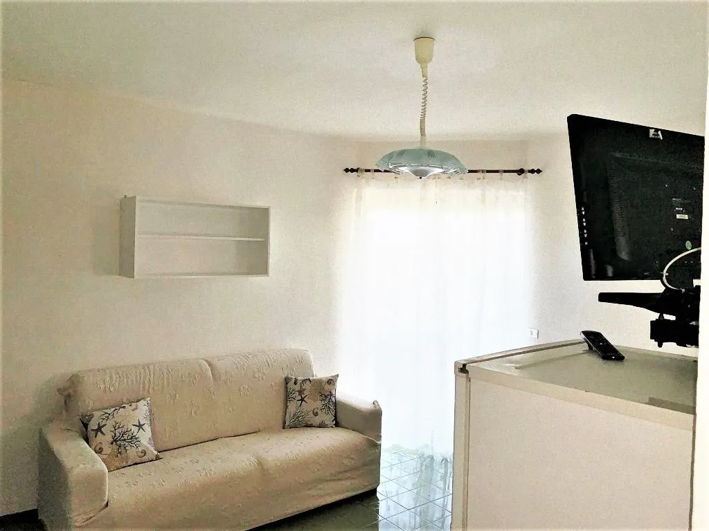 APARTMENT CAPACITY 6 TWO BEDROOMS Room, Terza Spiaggia and la Filasca, Olbia