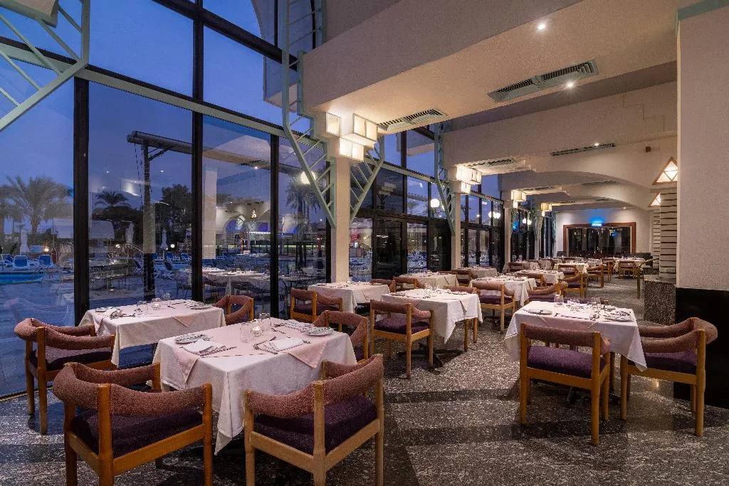 Restaurant, JAZ Pyramids Resort, Cairo