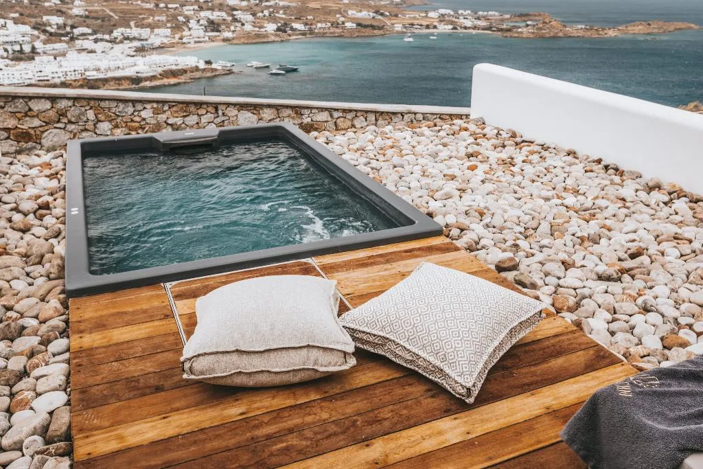 SUITE DELUXE WITH JACUZZI Room, Alissachni Mykonos, Mykonos