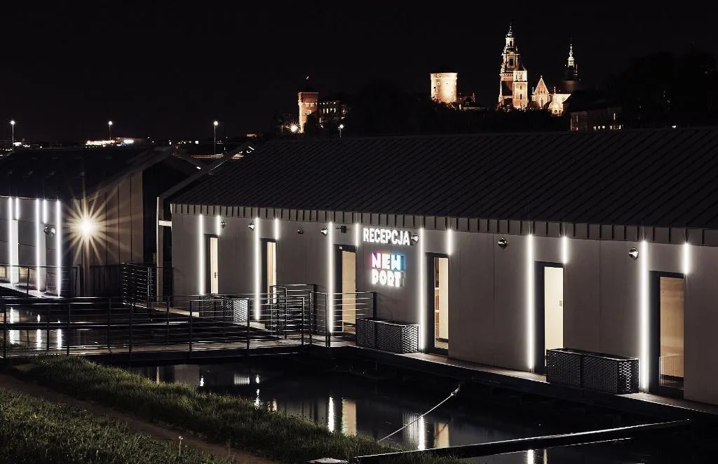 General view, New Port Hotel, Krakow