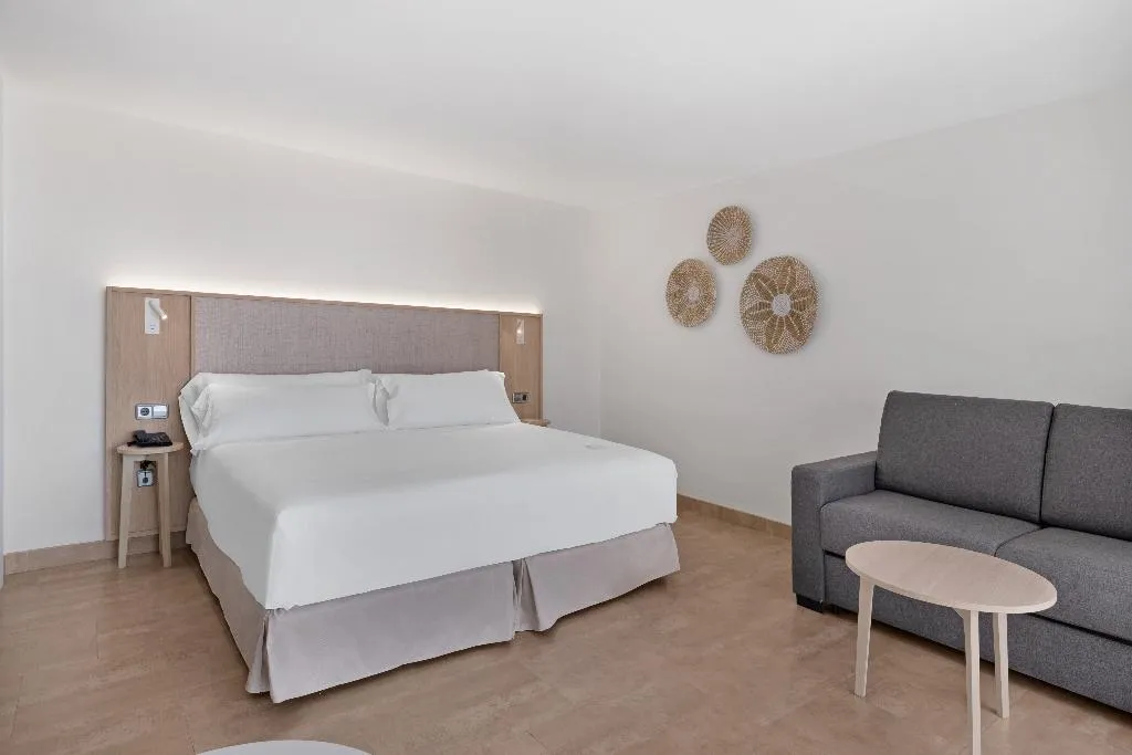 JUNIOR SUITE STANDARD Room, Occidental Cala Viñas, Majorca