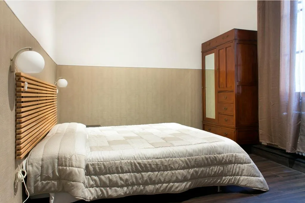 DOUBLE WITH SHARED BATHROOM Room, Loggia Fiorentina, Florence