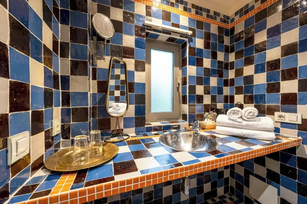 Room, Aal Cachucho, Madrid