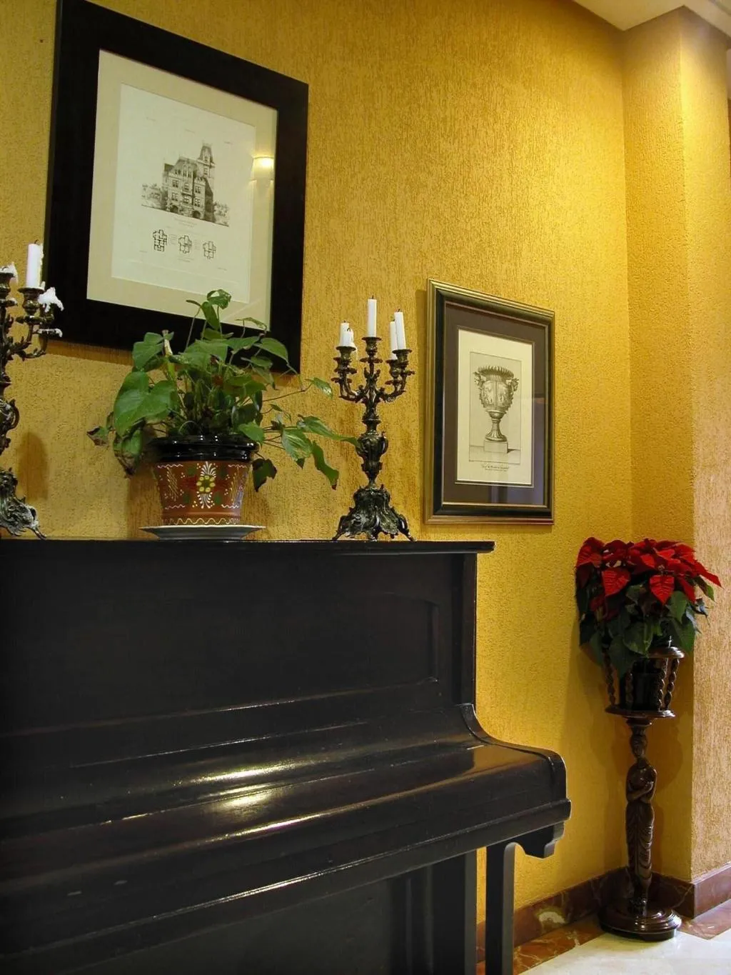 Lobby, Hotel Manolo Mayo, Seville