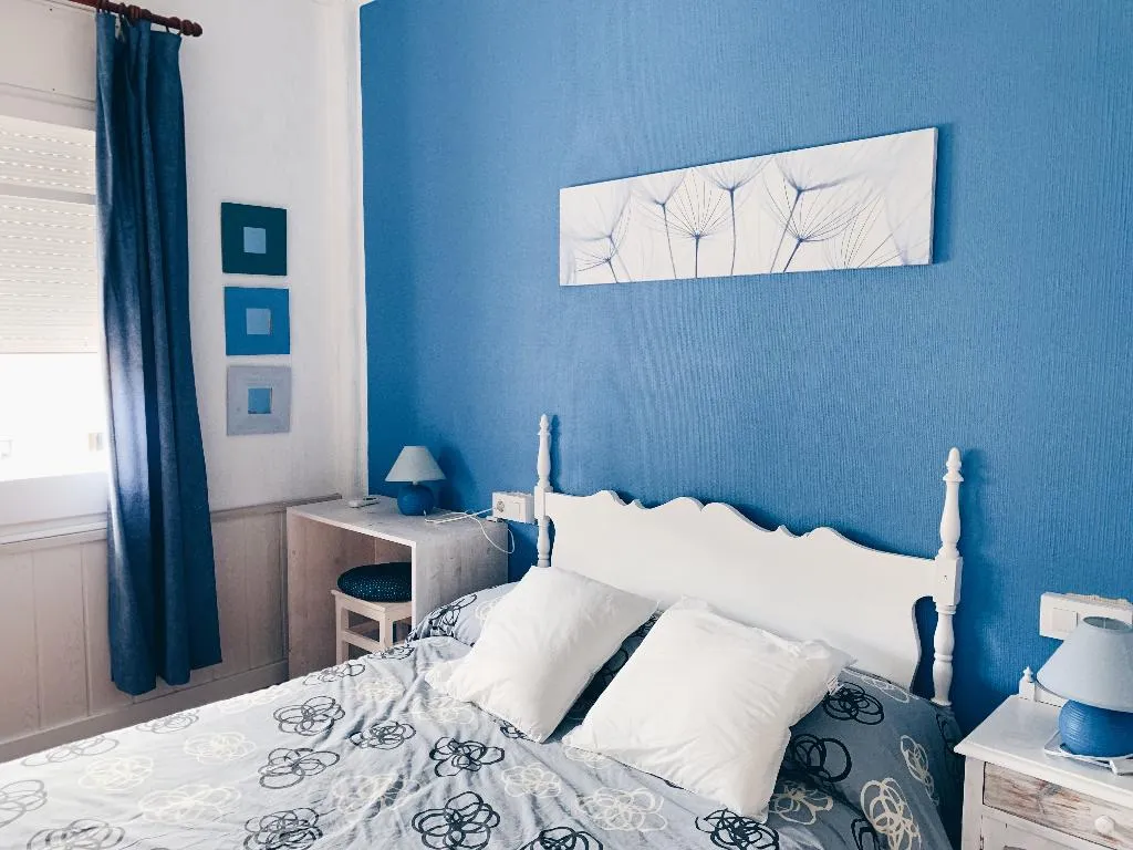 DOUBLE WITH SHARED BATHROOM Room, Hostal Portbou, Costa Brava