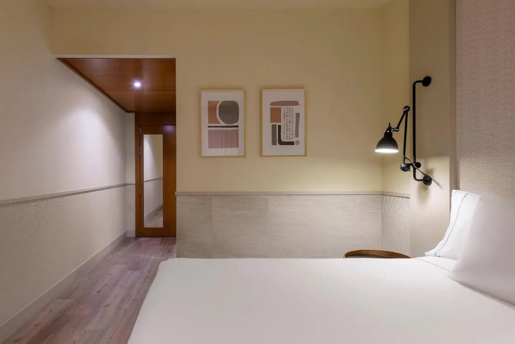 DOUBLE QUEEN SIZE BED Room, AC Madrid Los Vascos, Madrid