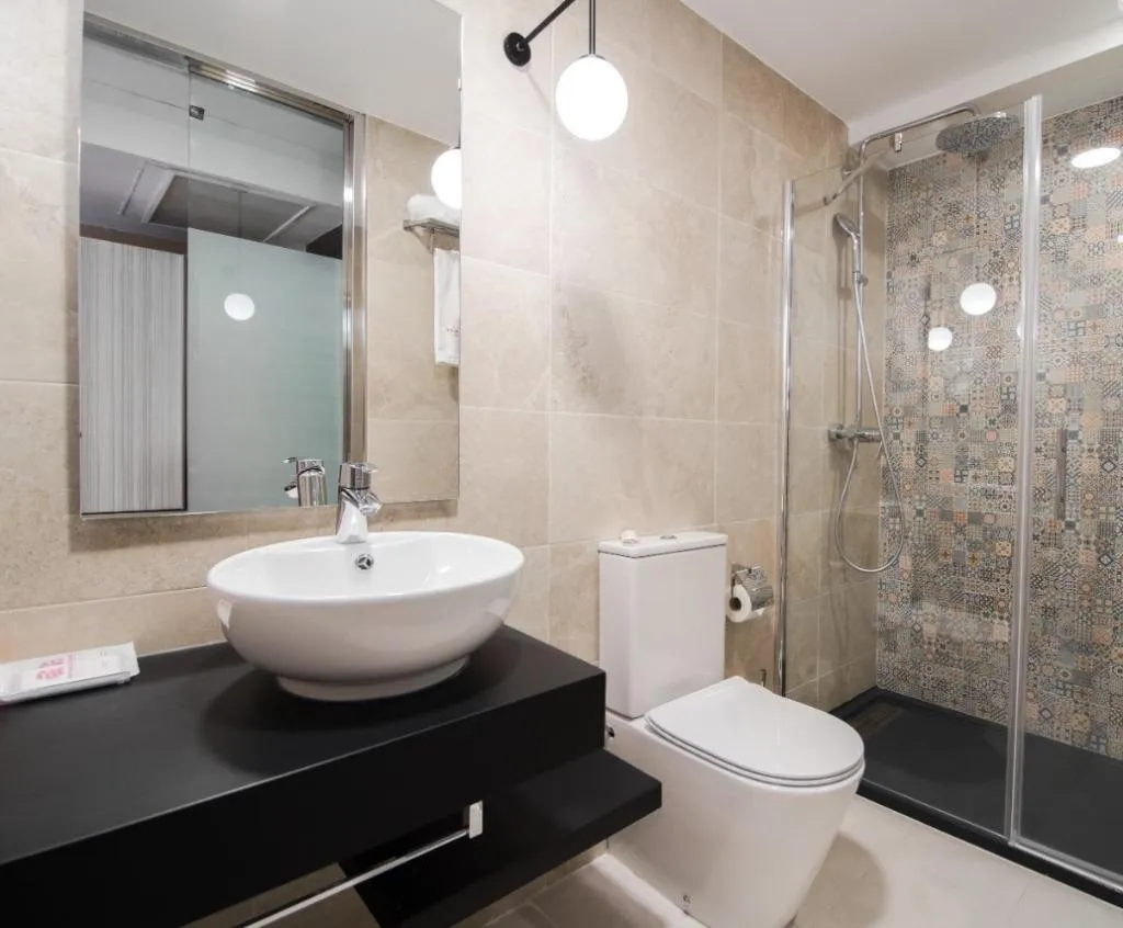 TRIPLE STANDARD Room, Petit Palace Puerta del Sol, Madrid