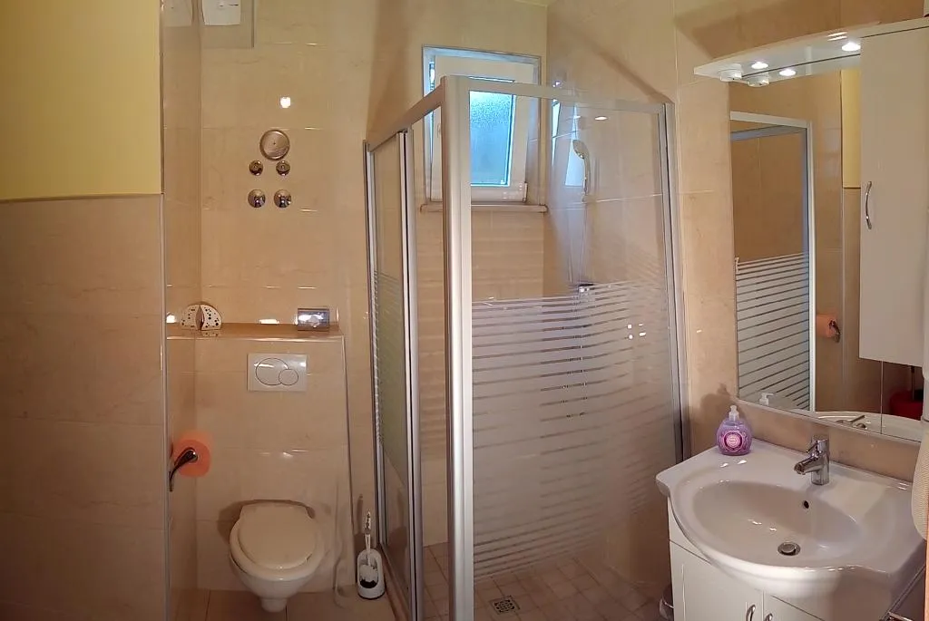 APARTMENT WITH BALCONY Room, House Perone, Dubrovnik