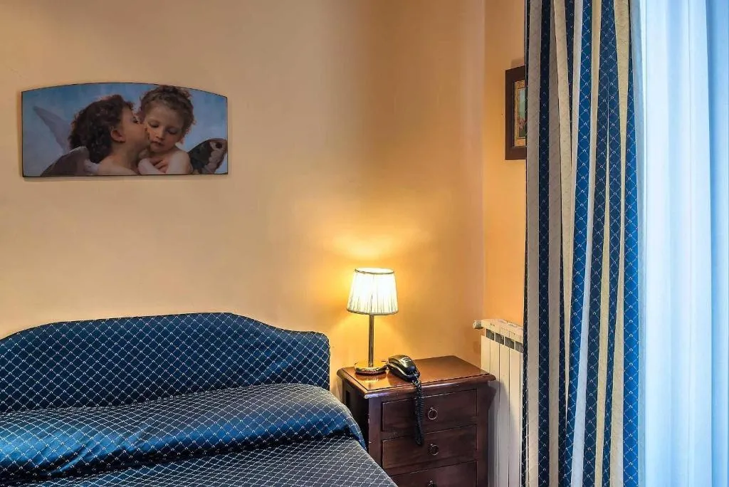 Room, Hotel Caracciolo, Naples