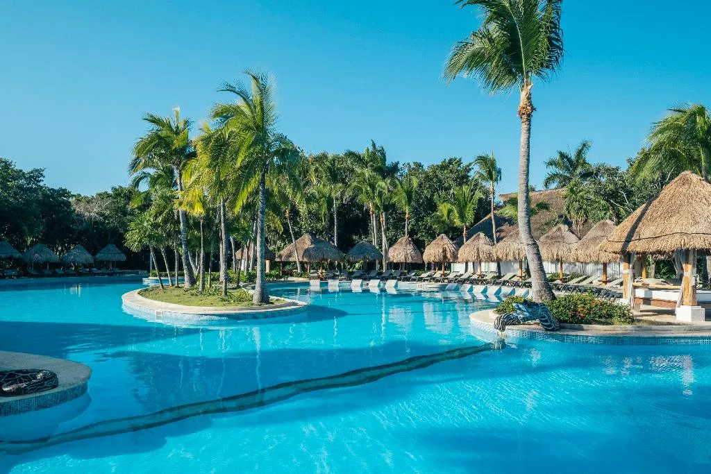 Pool, Iberostar Waves Paraiso Beach All Inclusive, Cancun Area