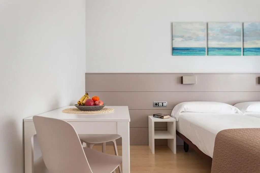 Room, Royal Marina Gardens, Barcelona