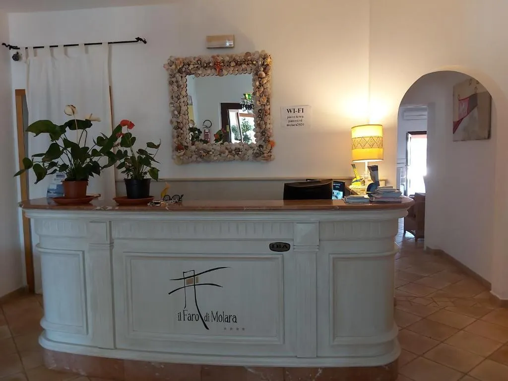 Lobby, Hotel Il Faro Di Molara, Olbia