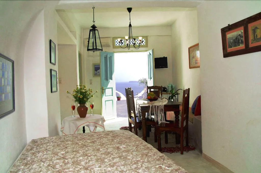 Room, Marizan Caves & Villas, Santorini, Santorini
