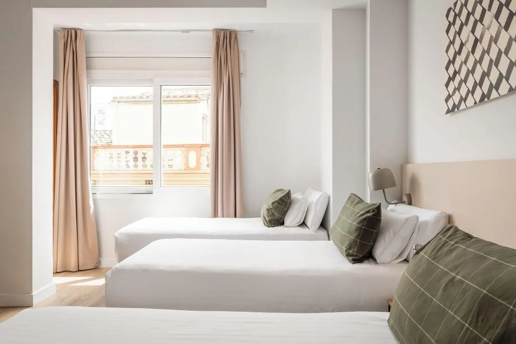 TRIPLE STANDARD Room, Erba By Pillow, Costa Brava