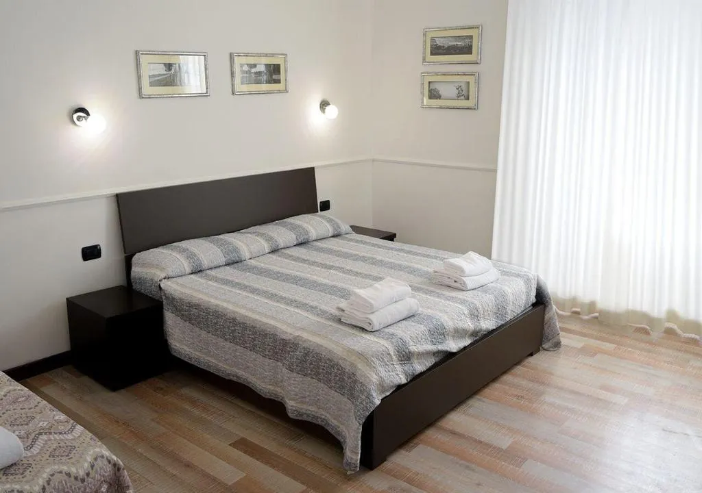 Room, Few Steps From Colosseum, Naples
