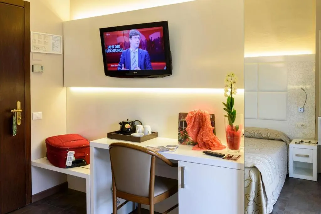 SINGLE STANDARD Room, Primavera, Milan