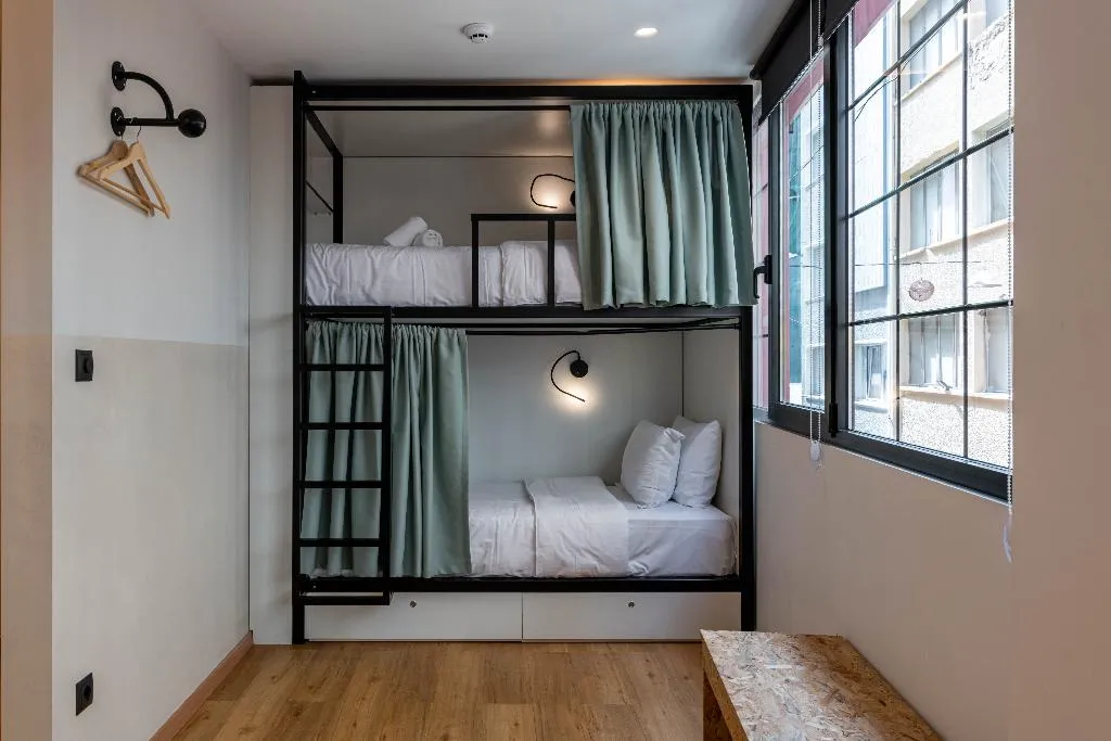 QUADRUPLE ECONOMY Room, Parea, Athens