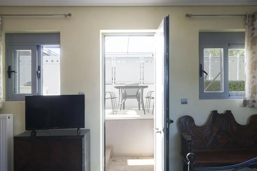 Room, Villa d'Irene - near Athens airport, 200 meters fr, Athens
