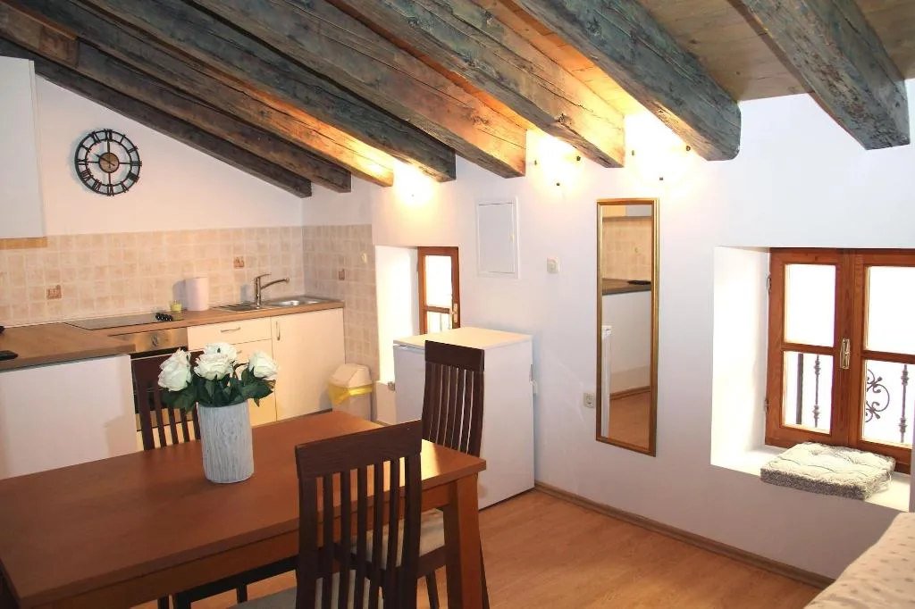 Room, Old Theatre Rooms And Apartments, Split