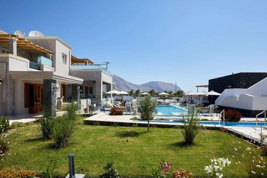 Pool, Sea Breeze Santorini Beach Resort, Curio Collectio, Santorini