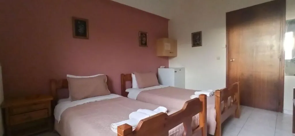 Room, Windy Place, Crete