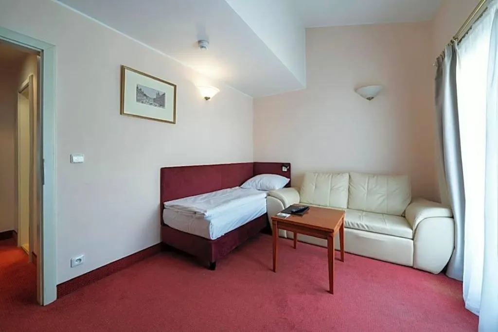 Room, Hotel Raffaello, Prague