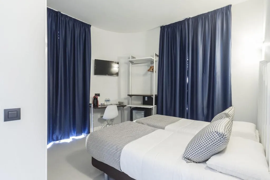 Room, Hostal El Carmen, Madrid