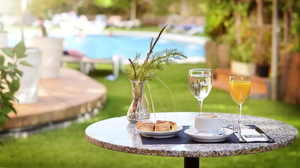 Terrace, Hotel TRH La Motilla, Seville