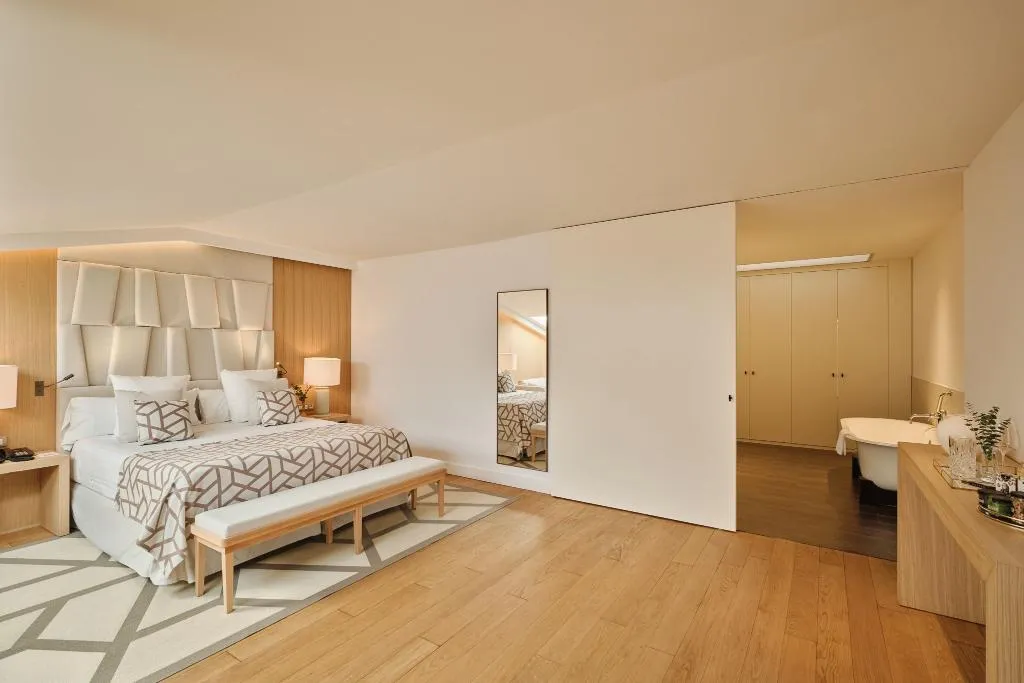 JUNIOR SUITE STANDARD Room, Hospes Palau de la Mar Valencia, Valencia