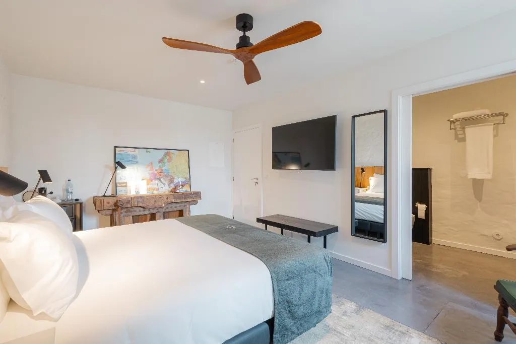 DOUBLE CLASSIC Room, CasaNova Farmhouse, Porto