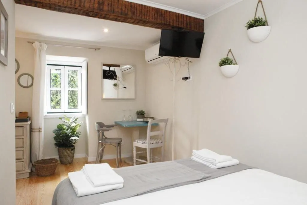 Room, Flores Guest House, Lisbon