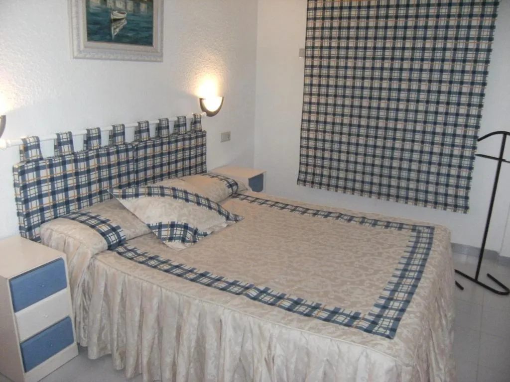 APARTMENT POOL VIEW TWO BEDROOMS Room, Illa Mar d'Or, Costa Brava