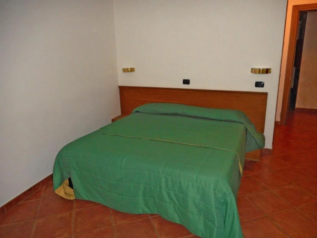 Room, Casalpina Don Barra, Milan